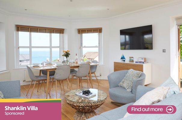 Living area with sea view at Cromwell apartment, Shanklin Villa