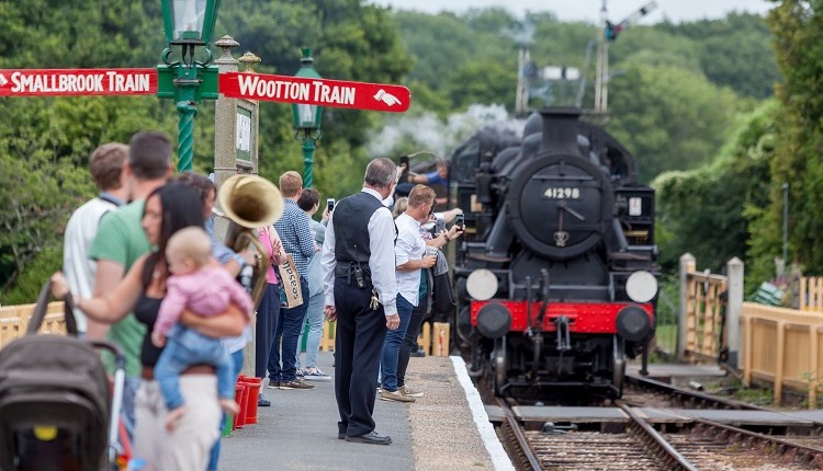 Isle Of Wight Steam Railway Havenstreet Visit Isle Of Wight - roblox terminal railways codes